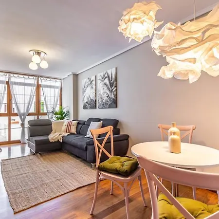 Piso De Diseno En El Casco Antiguo * カストロ・ウルディアレス